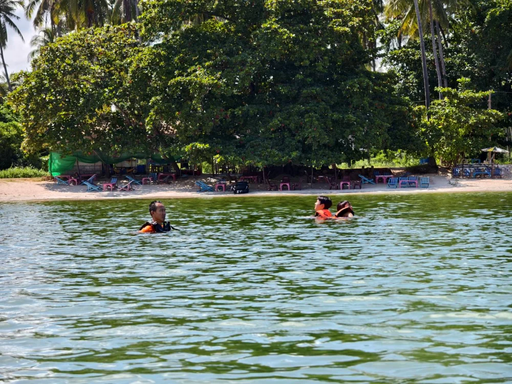 Snorkeling & Kayaking
